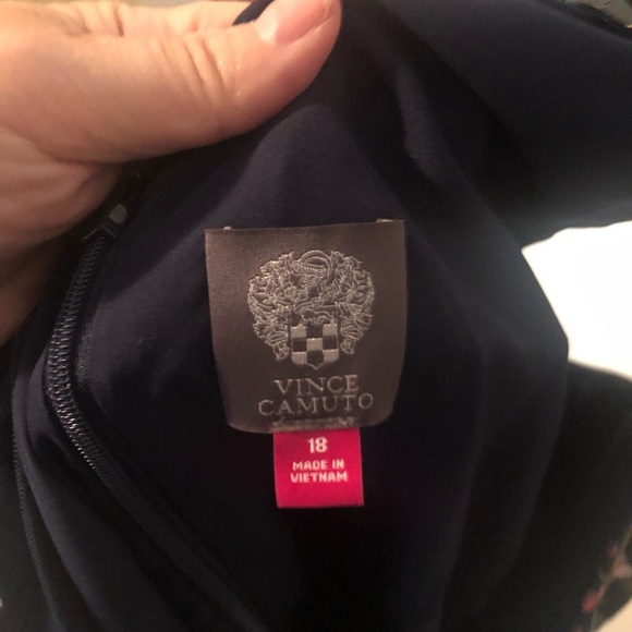 Vince Camuto embroidered navy floral dress - Picture 5 of 8